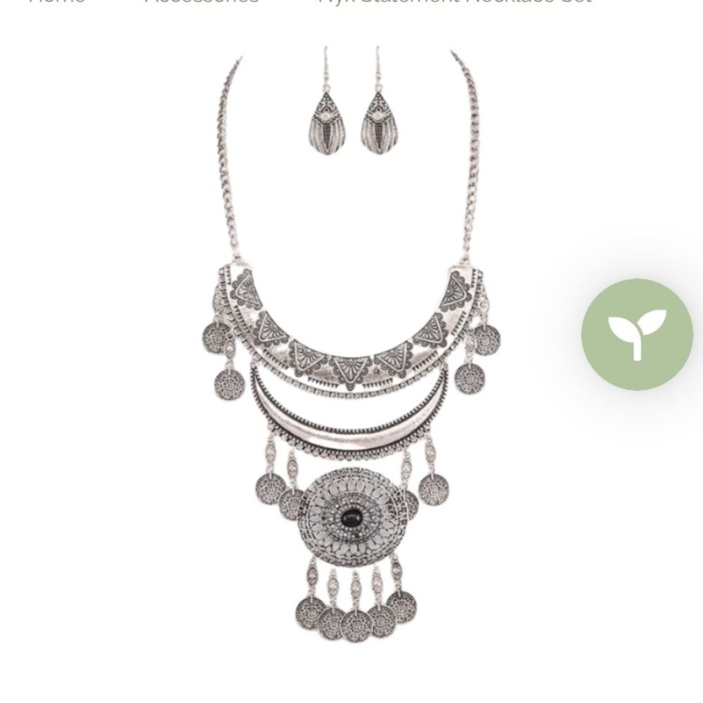 NWT 🎉 Nyx Statement Necklace & Earrings Set